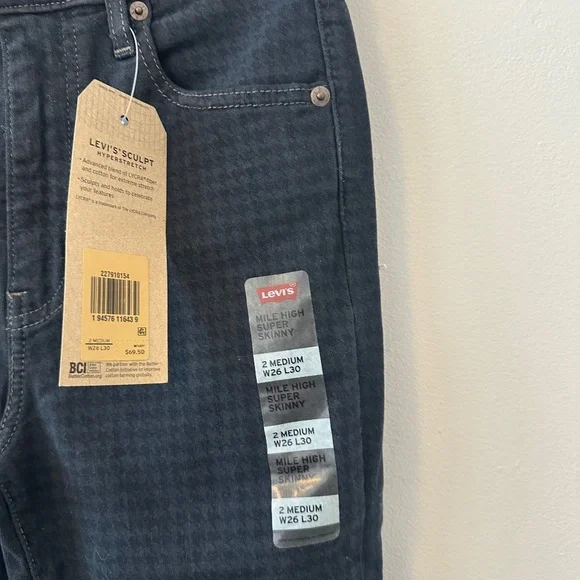 NWT Levi's Mile High Super Skinny Checkered Jeans | Size 26 - Picture 3 of 13